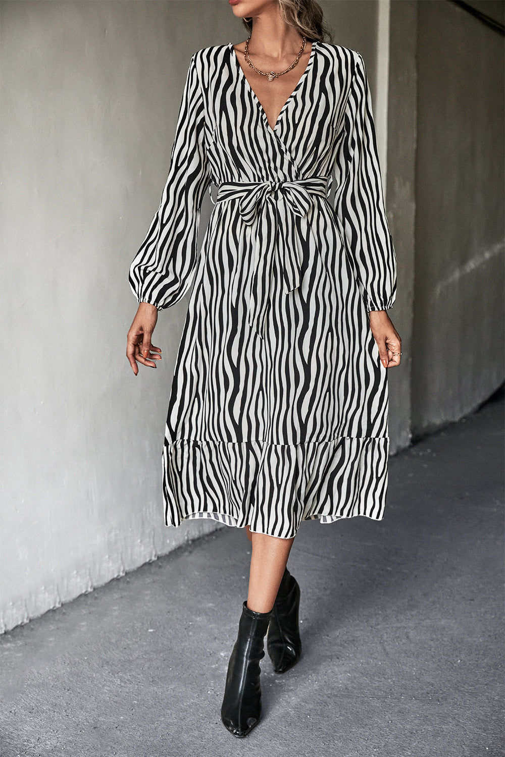 Fashion Classic Cross V-Neck Midi Dress
