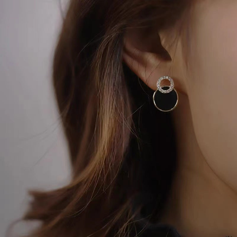 Fashion Rhinestone-Encrusted Circle Ear Studs