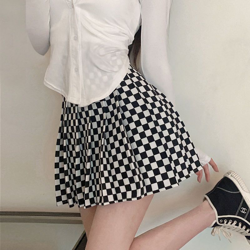 Fashion Black And White Plaid Pleated Skirt