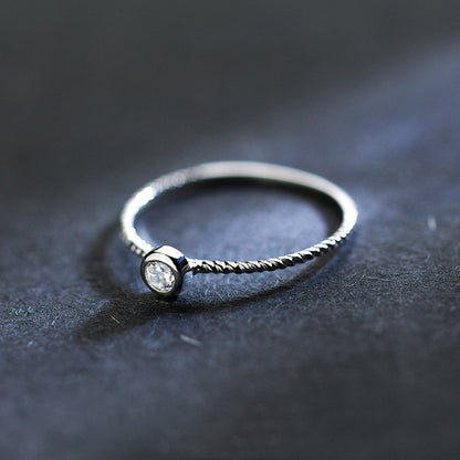 Fashion Single Diamond Twist S925 Silver Ring